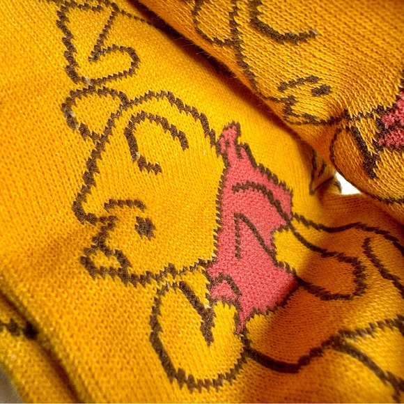 New Disney Adult Winnie Pooh Crew Socks Yellow Size 9-13 - Picture 10 of 10